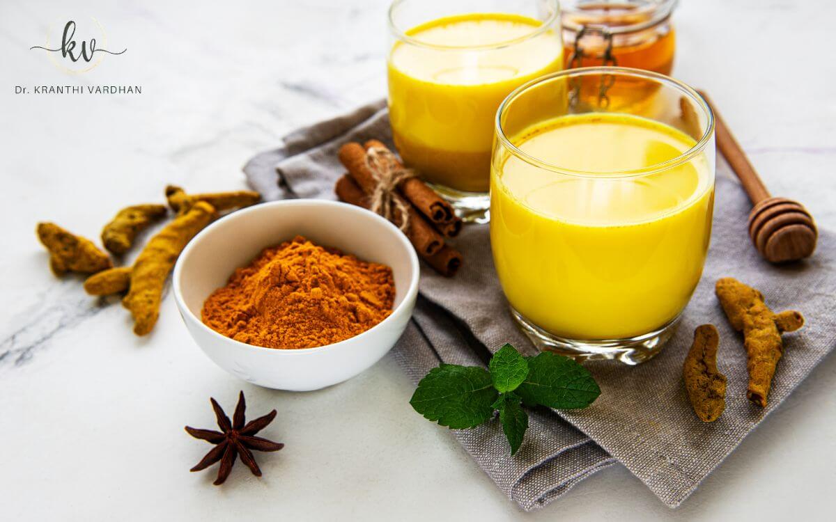 Indian Home Remedy for Throat Infection - Turmeric milk